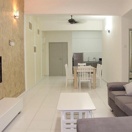 באייאן לפאס 3 Bedroom Condo @ Near Spice Arena מראה חיצוני תמונה